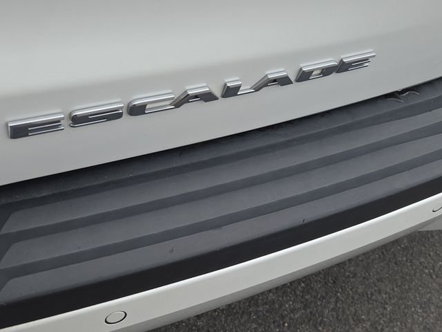 Used 2018 Crystal White Cadillac Premium image 5
