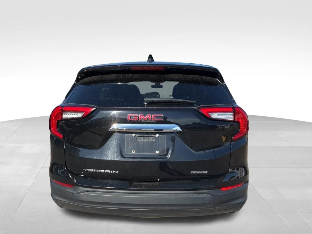 Used 2024 Black GMC SLE image 4