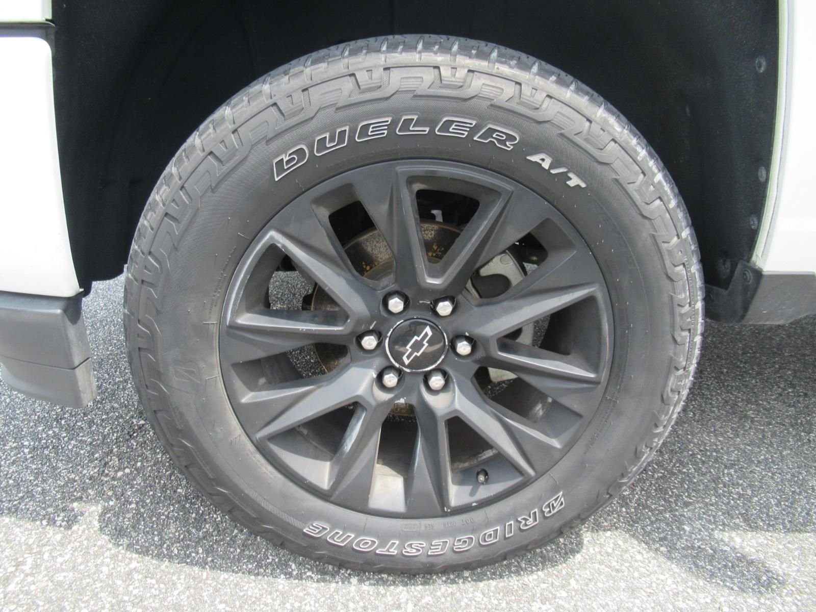 Used 2017 White Chevrolet Custom image 5