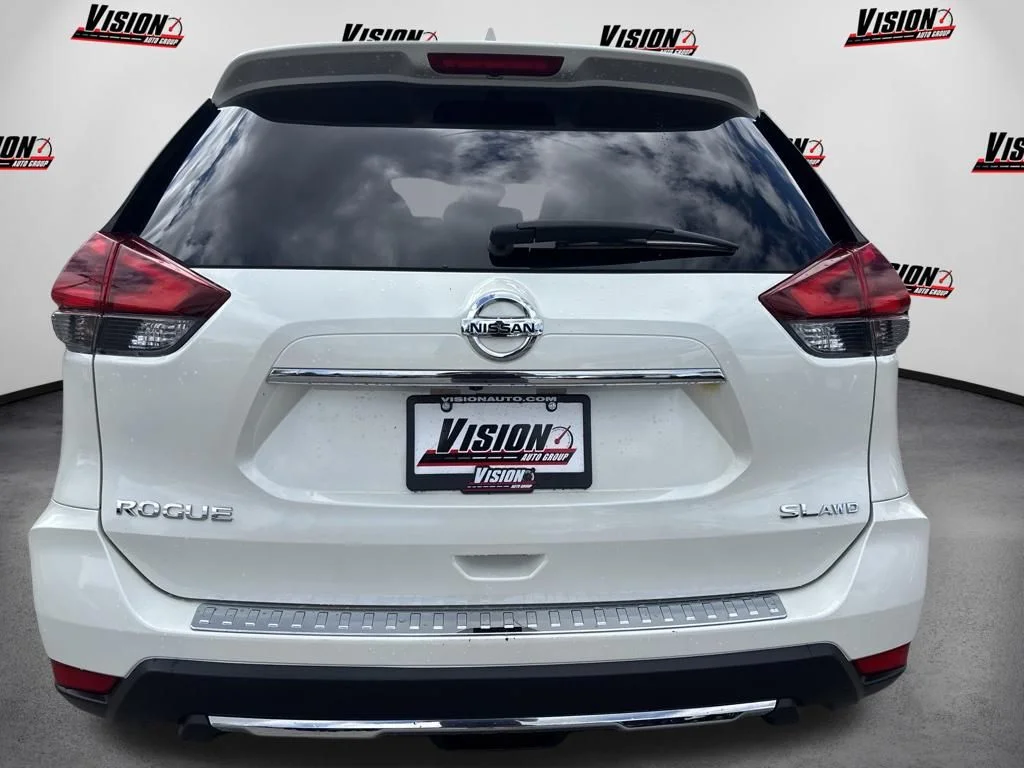 Used 2018 White Nissan SL image 6