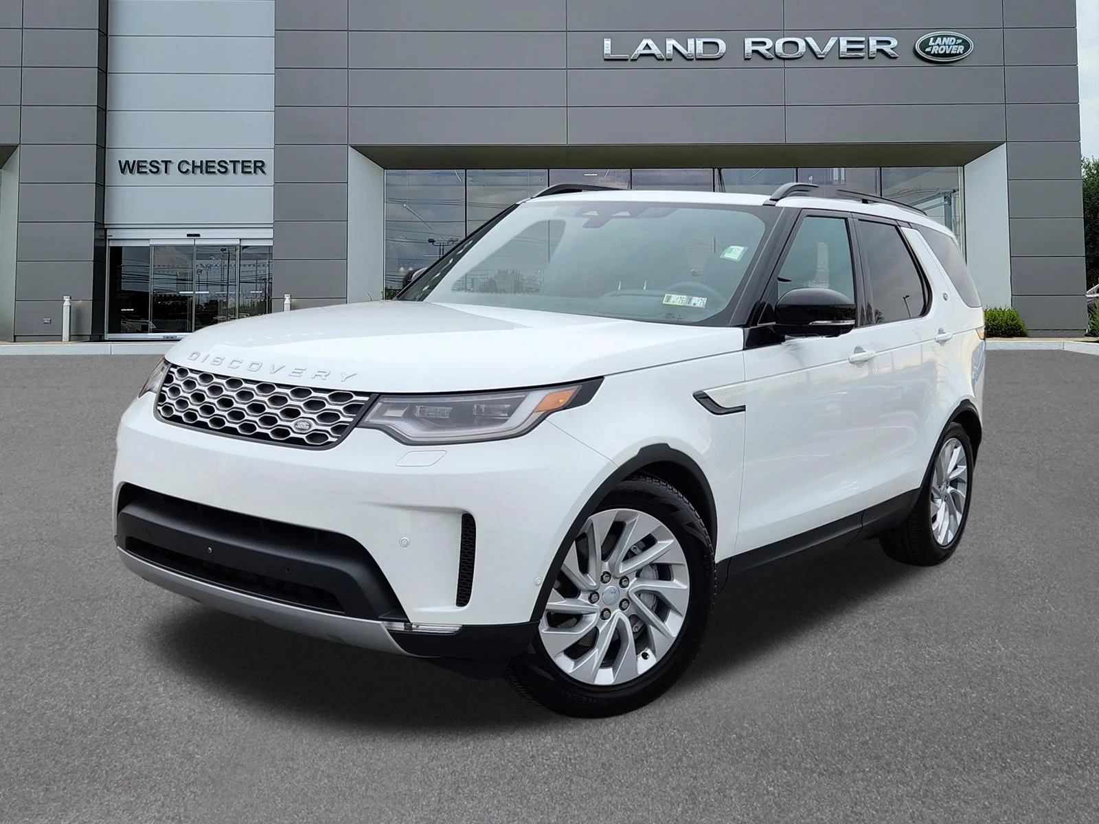 2025 Land Rover Discovery P300 S's photo