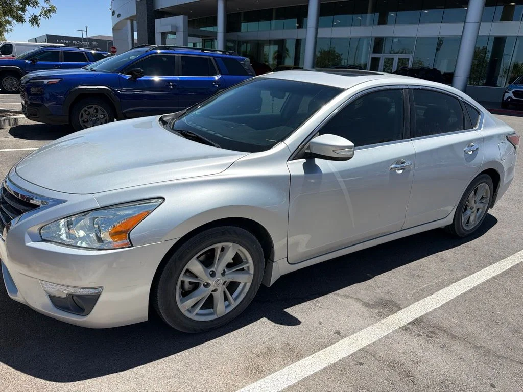 Used 2014 Silver Nissan 2.5 SL image 7