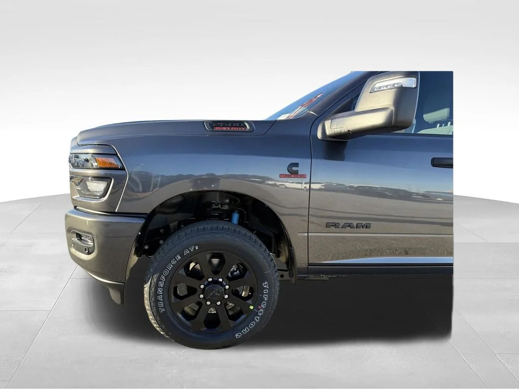 New 2026 Granite Crystal Metallic Clear-Coat Exterior Paint RAM Big Horn image 28