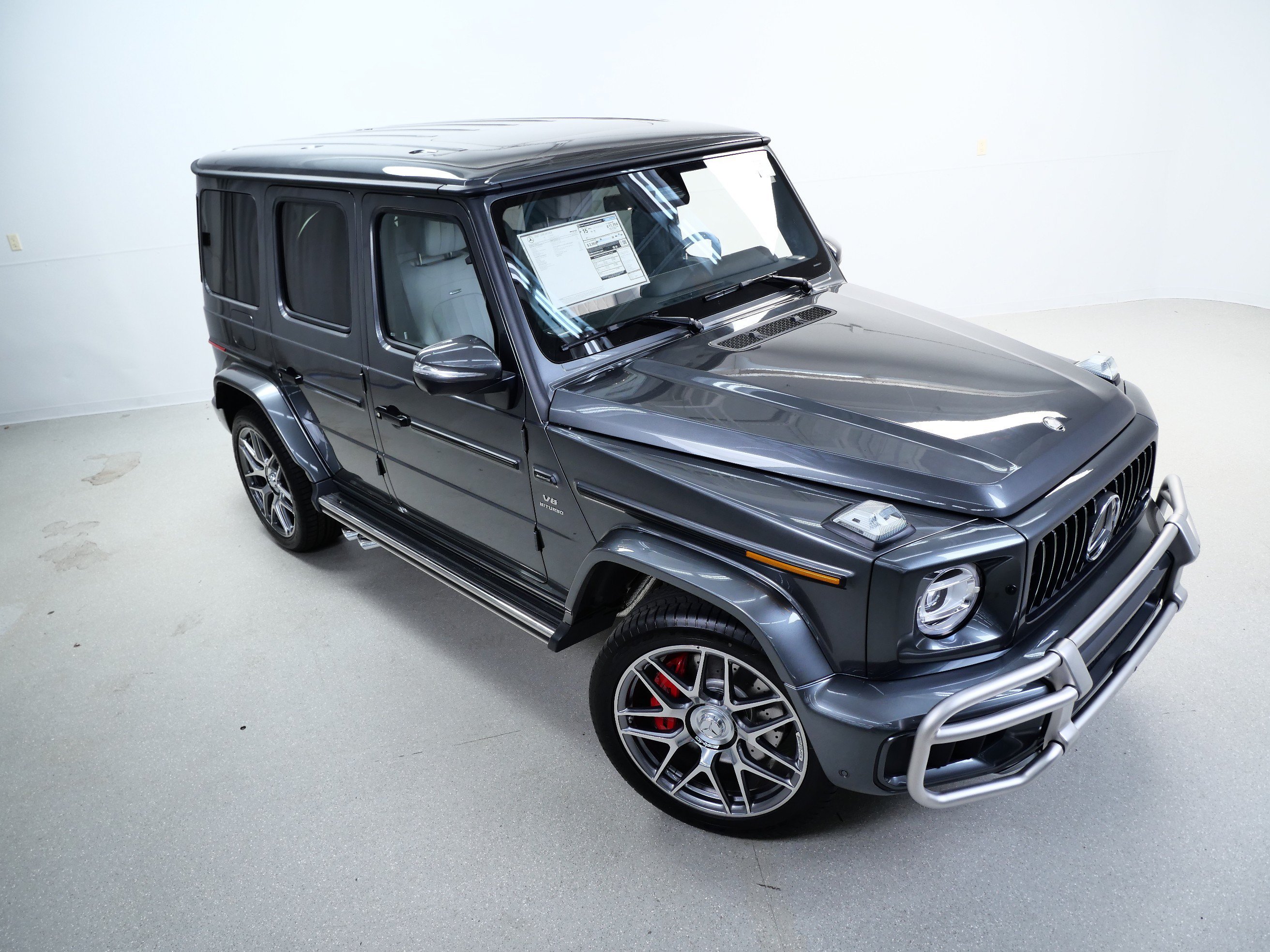 New 2027 MANUFAKTUR Graphite Metallic Mercedes-Benz AMG® G 63 SUV image 4