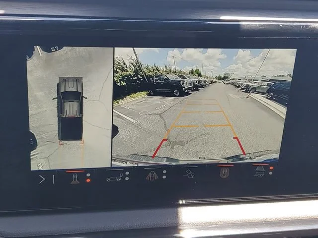 Used 2024 Sterling Metallic GMC AT4 image 18