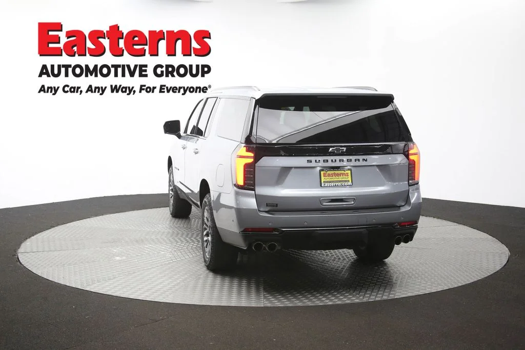 Used 2025 Gray Chevrolet Z71 image 39