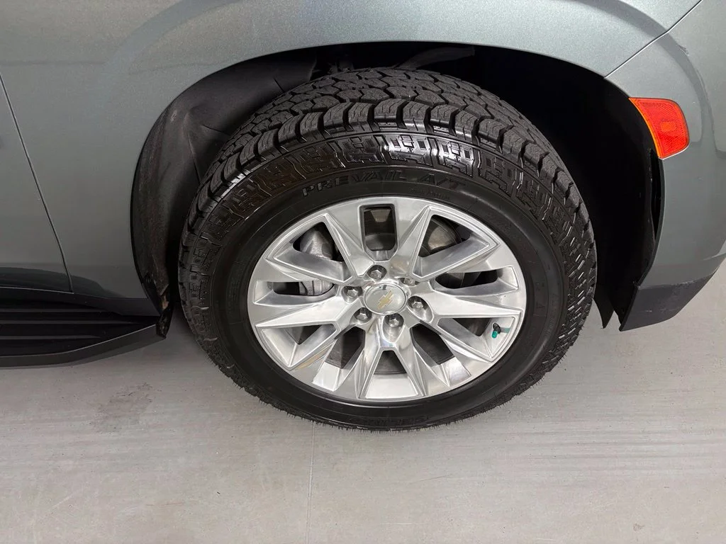 Used 2023 Green Chevrolet Premier image 10