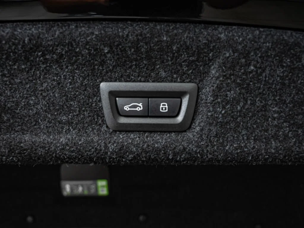 2026 BMW 3 Series M340i - Photo 44