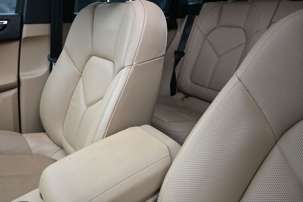 Used 2024 White Porsche Base image 14