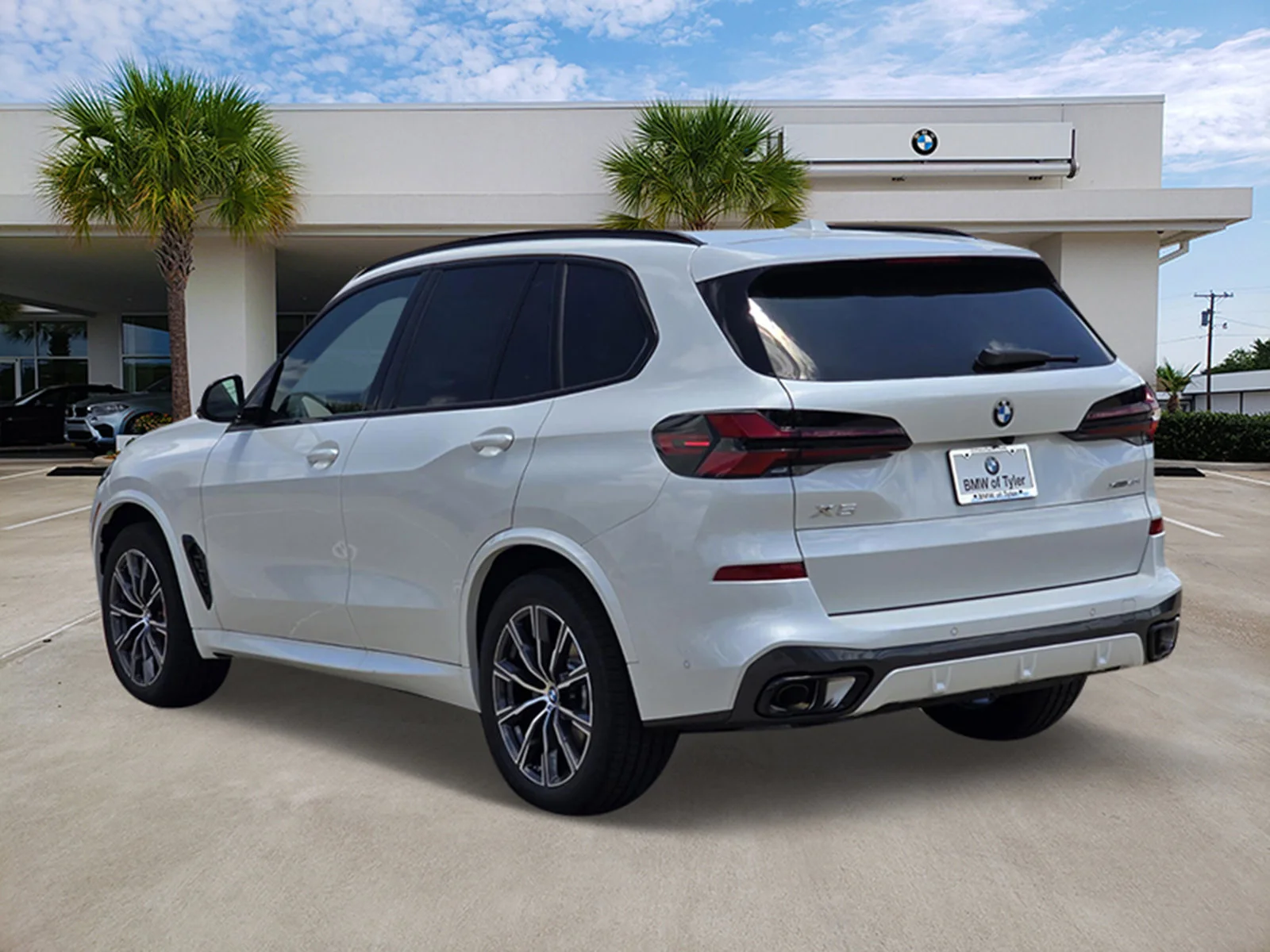 New 2026 0A96 Mineral White Metallic BMW xDrive40i image 6