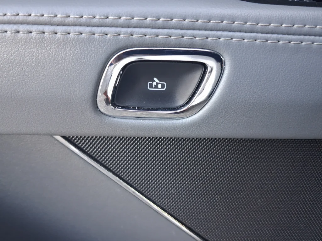 Used 2021 Black Lincoln Reserve image 26