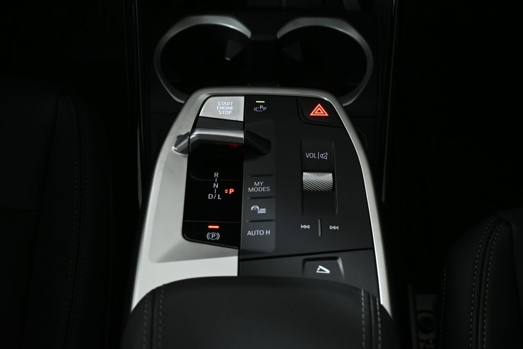 New 2026 Green Metallic BMW xDrive28i image 24