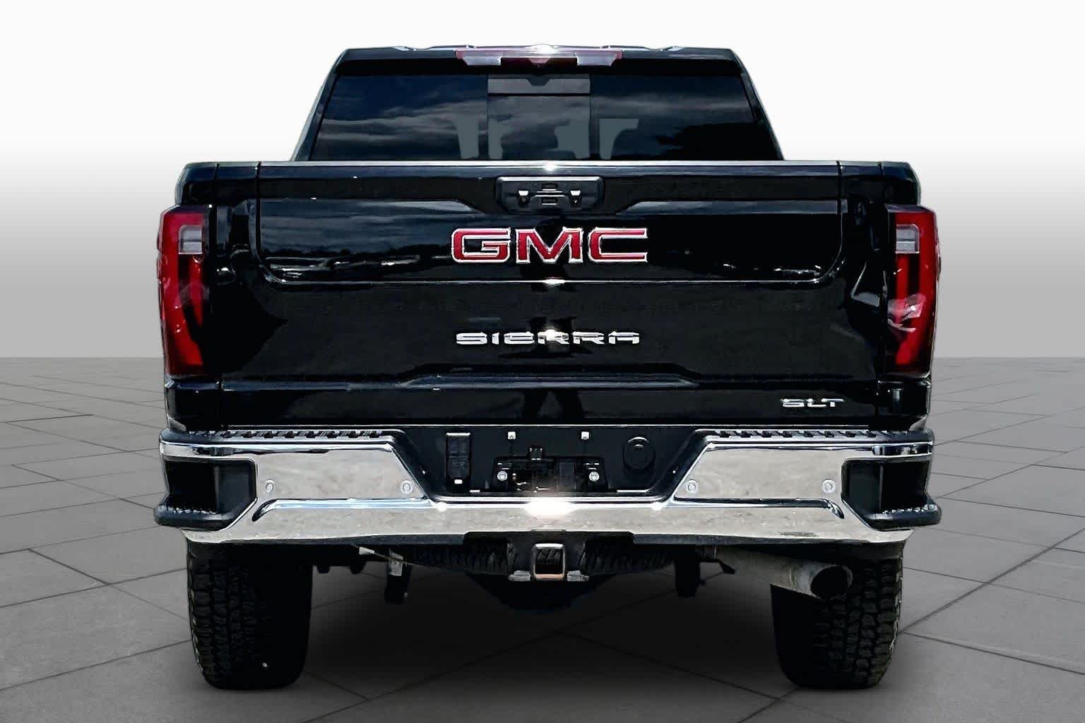 Used 2024 Onyx Black GMC SLT image 5