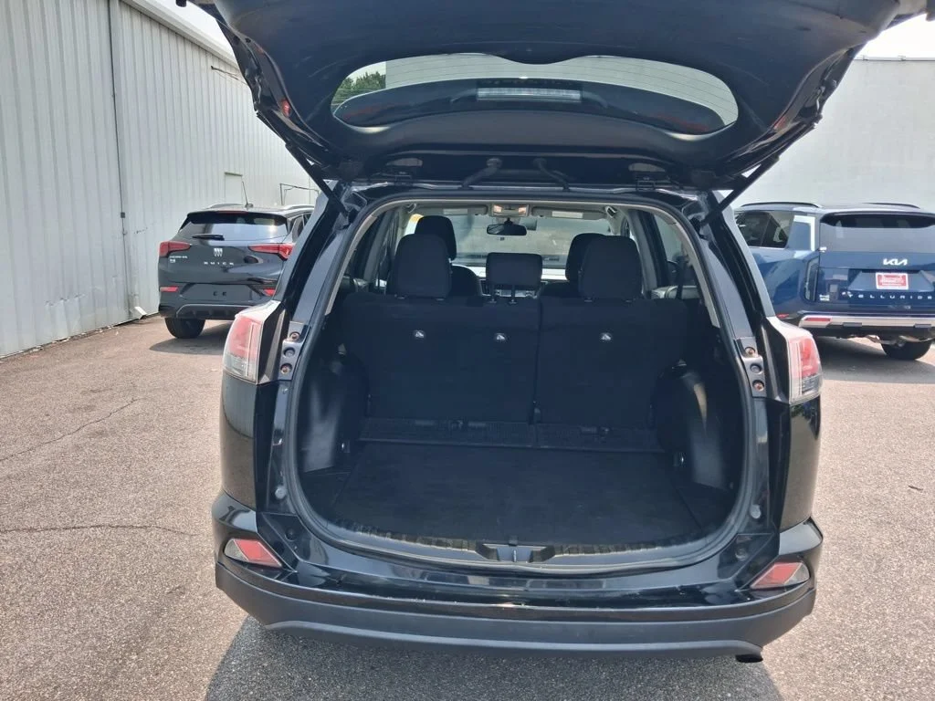 Used 2017  Toyota LE image 16