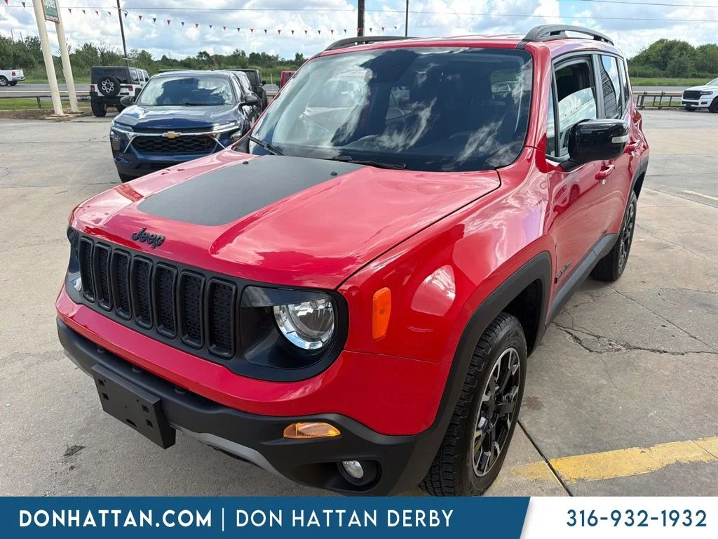 Used 2023 Red Jeep Latitude image 1