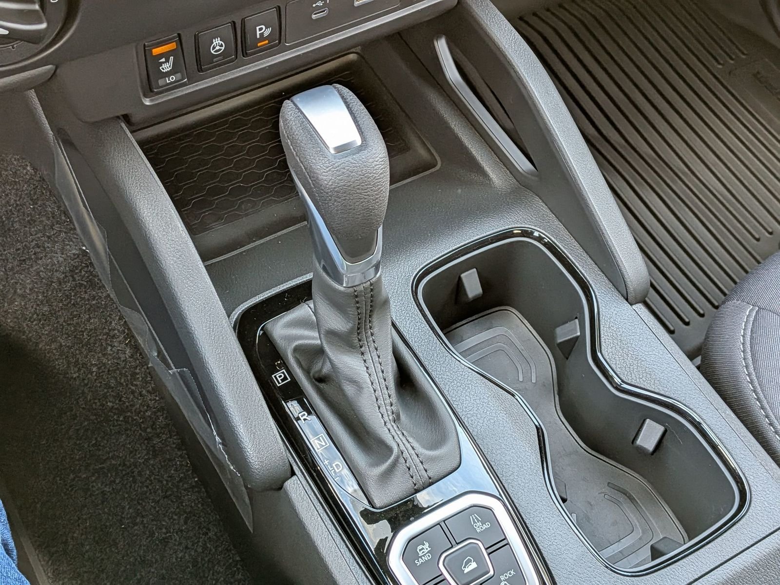 New 2026 Glacier White Nissan Crew Cab SV image 20