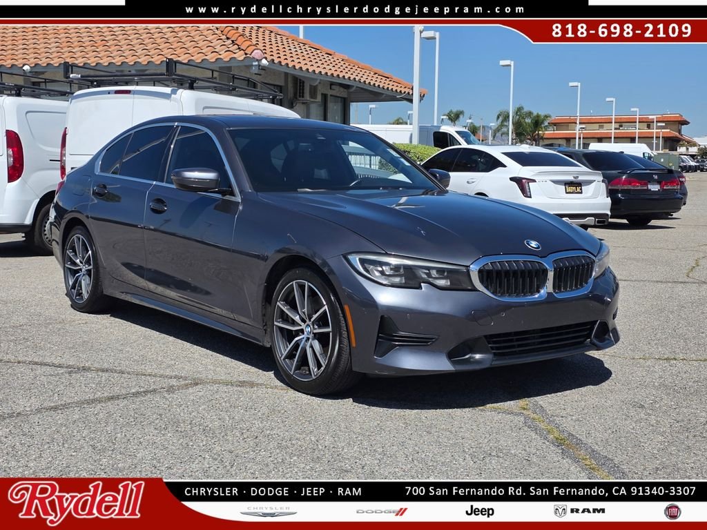 2020 BMW 3 Series 330i Sedan's photo
