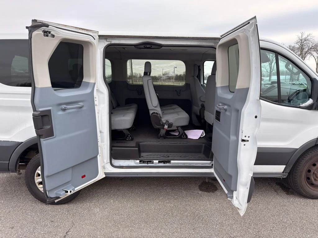 Used 2015 White Ford XLT image 28