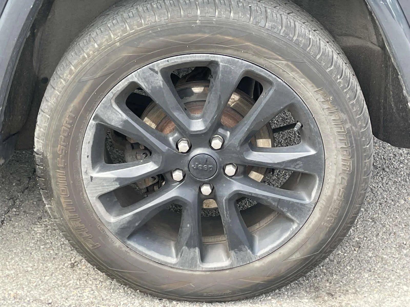 Used 2018 Rhino Clearcoat Jeep Altitude image 15