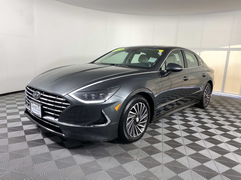 Used 2023 Gray Hyundai SEL image 4