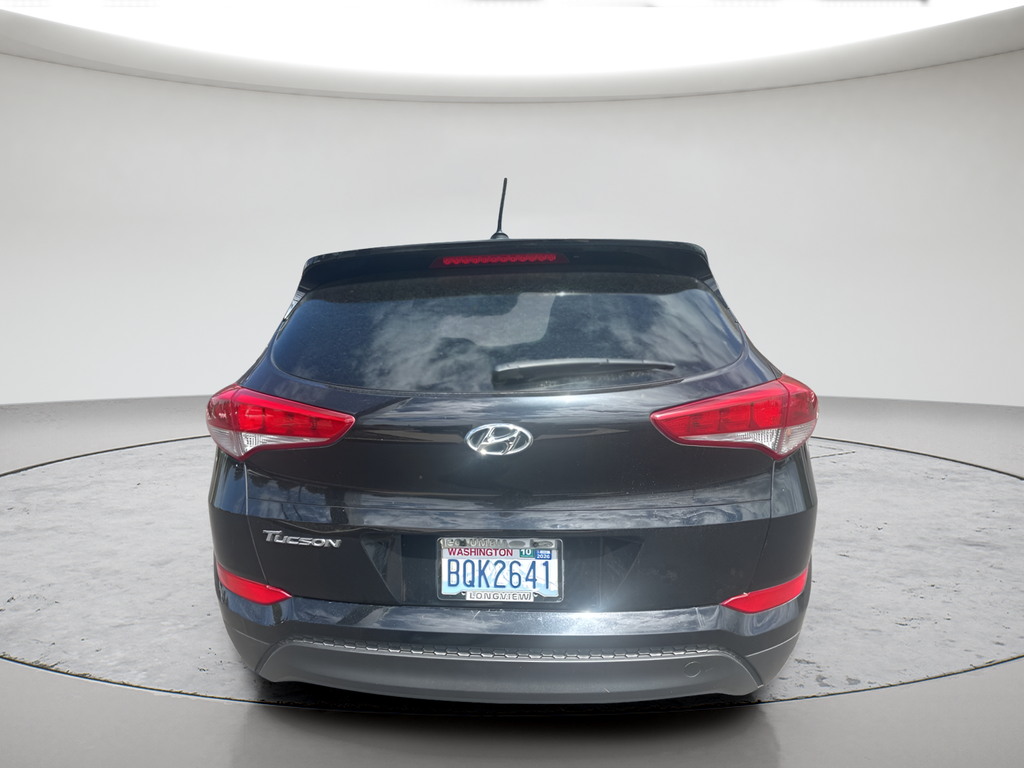 Used 2017 Black Hyundai SE image 5