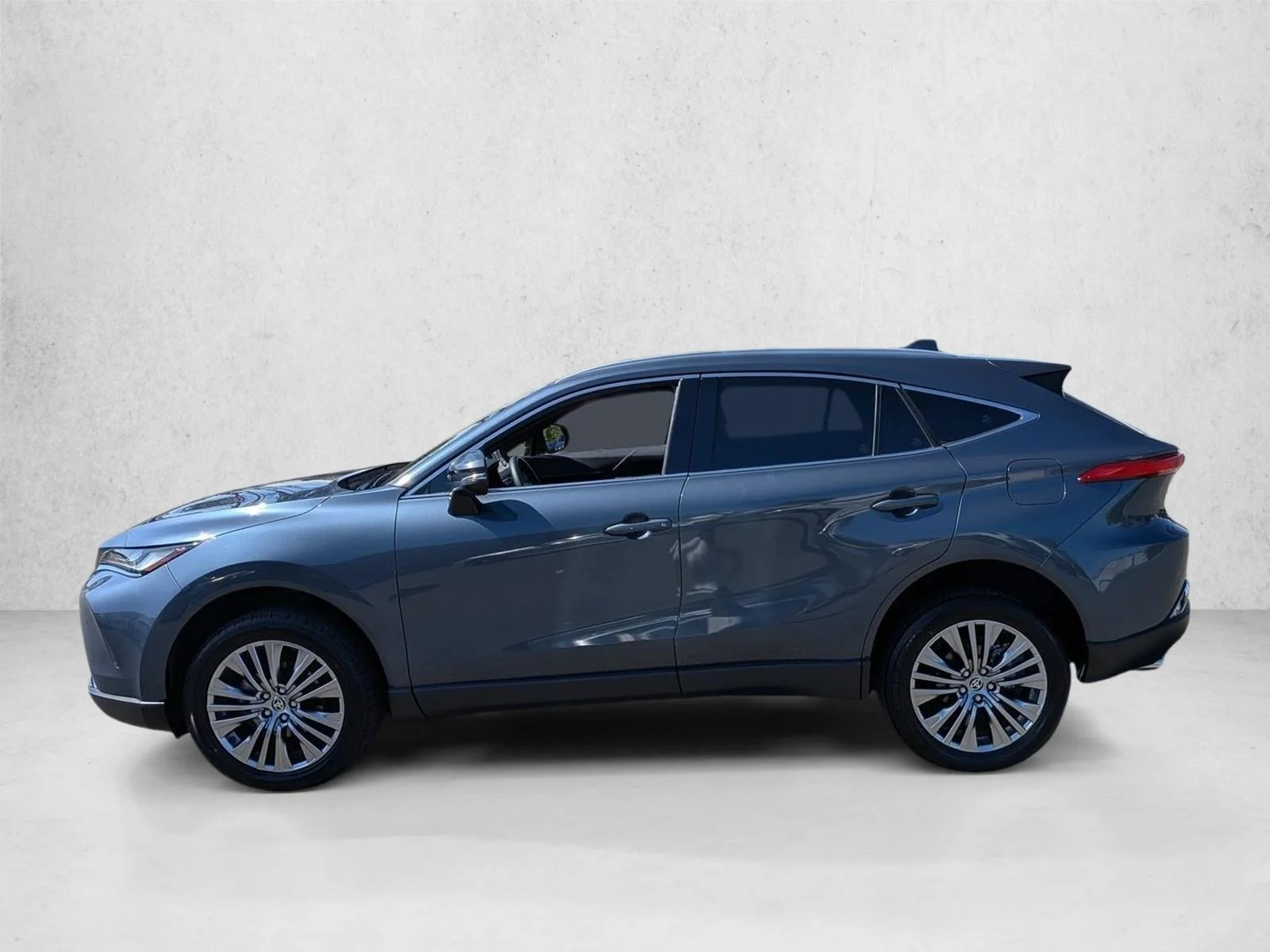 Used 2024 Coastal Gray Metallic Toyota XLE image 9