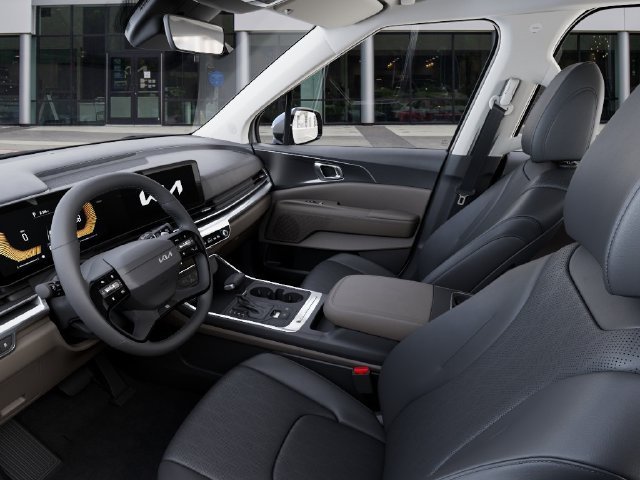 New 2027 Snow White Pearl Kia LXS image 17