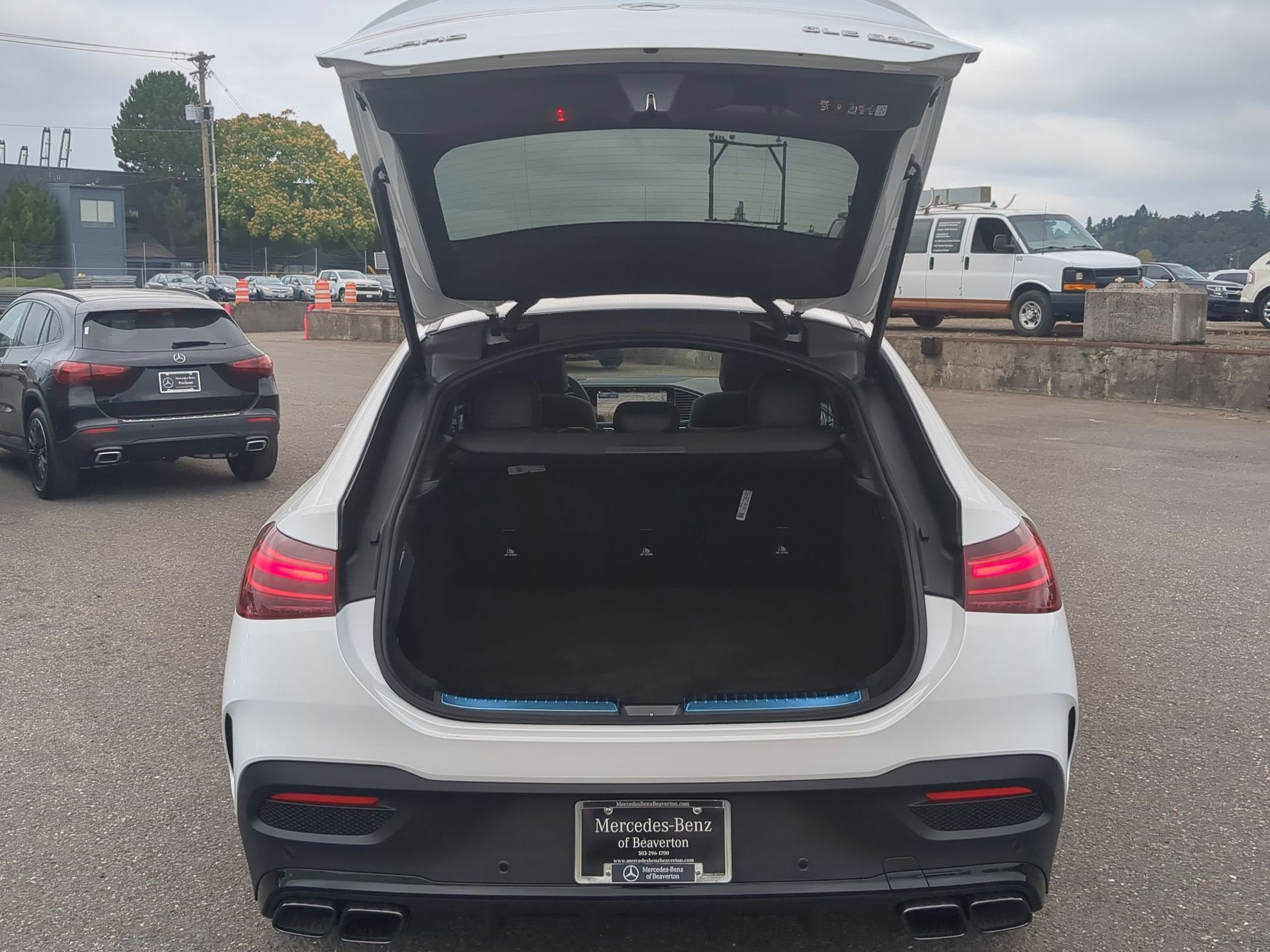 New 2026 MANUFAKTUR Moonlight White Metallic Mercedes-Benz AMG® GLE 63 S 4MATIC+ Coupe image 72
