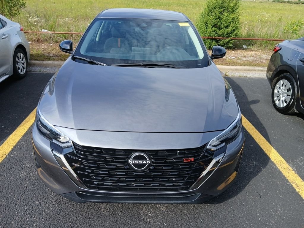 2025 Nissan Sentra SR CVT's photo