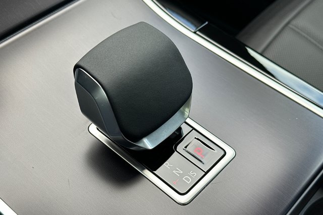 New 2026 Santorini Black Land Rover Hoxton Edition image 20