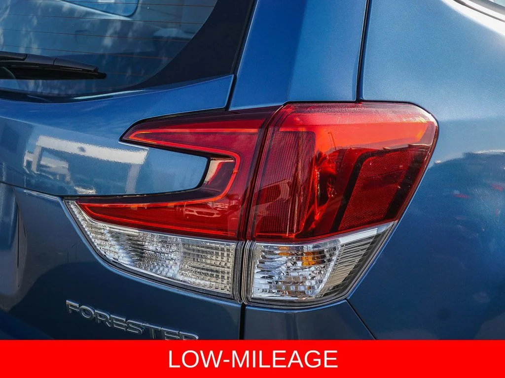 Used 2023 Blue Subaru Base image 7