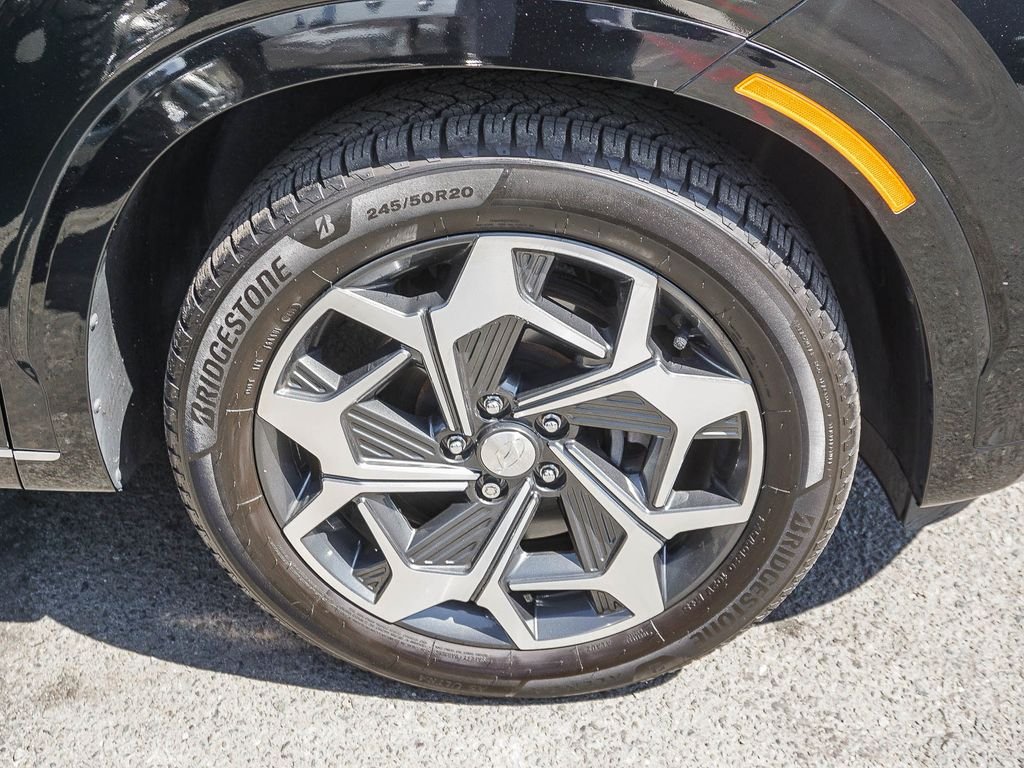 Used 2021 Black Hyundai Calligraphy image 9