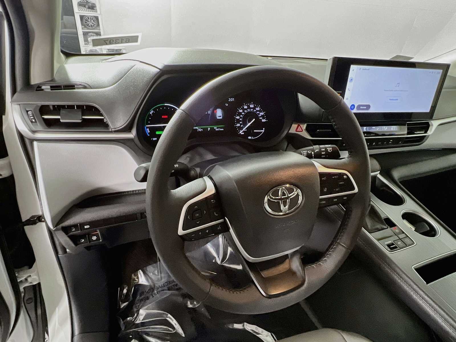 Used 2026 Wind Chill Pearl Toyota XLE image 11