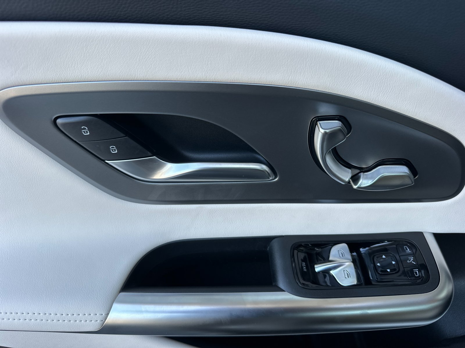 New 2027 Polar White Mercedes-Benz 220 image 14