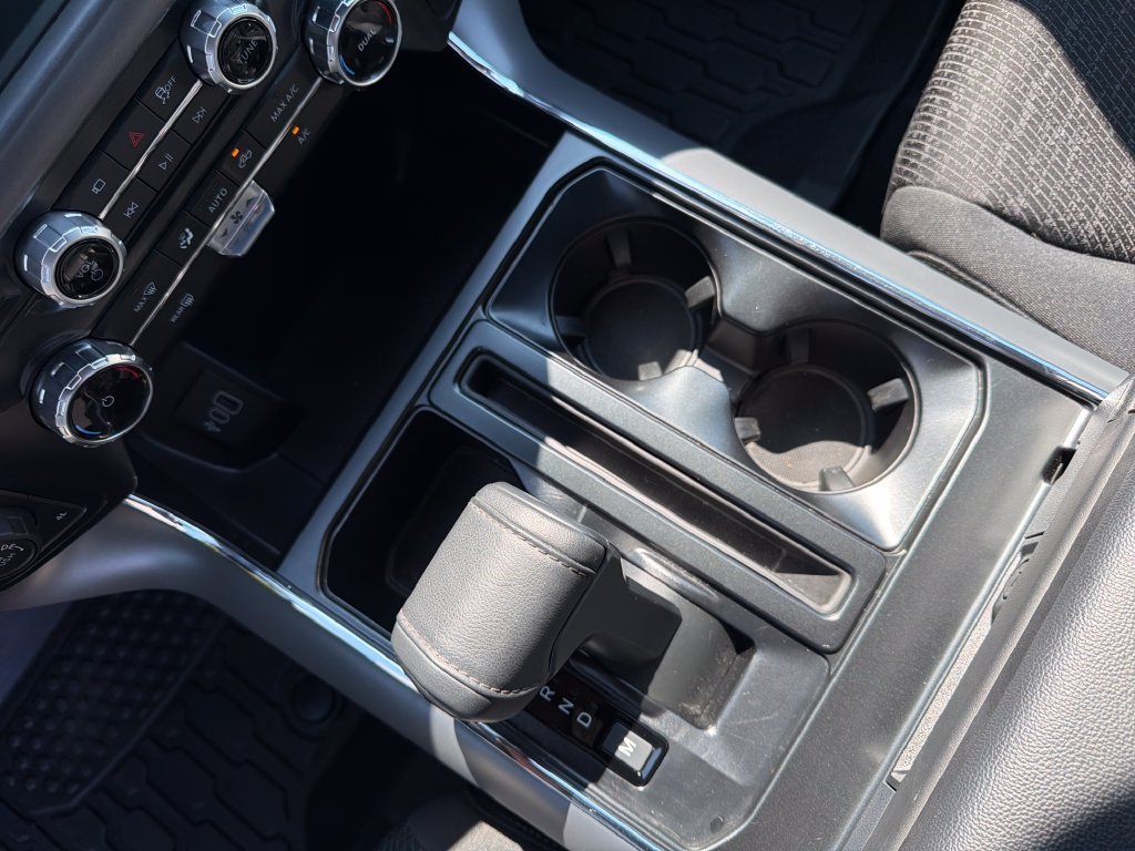 2025 Ford F-150 XLT - Photo 25