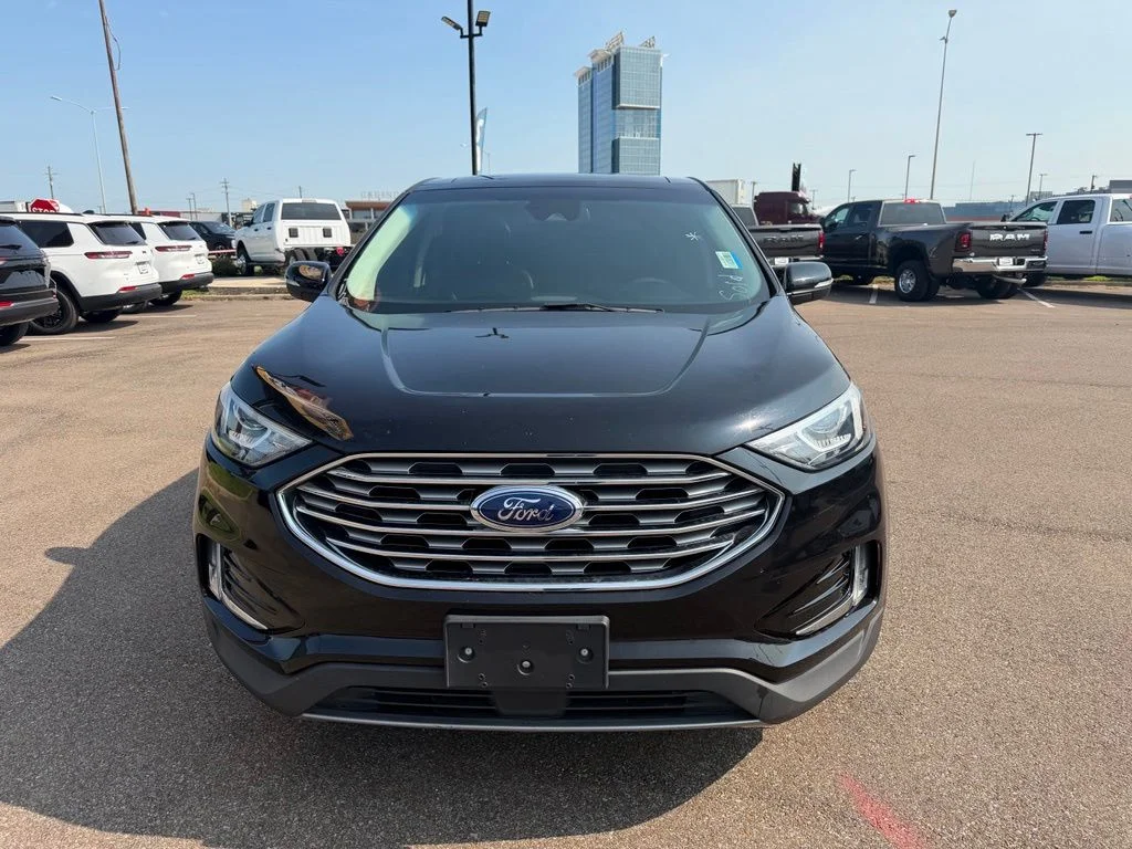 Used 2019 Black Ford SEL image 9