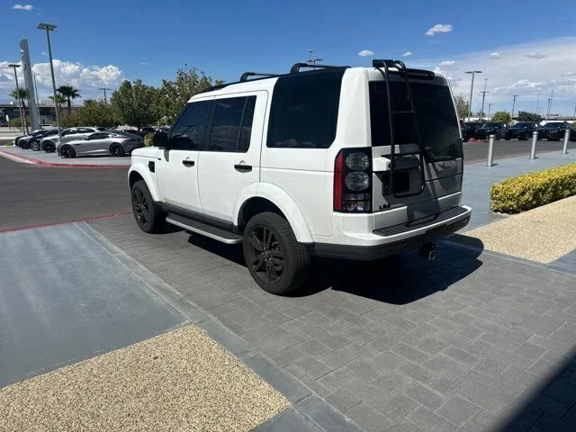 Used 2016 White Land Rover HSE image 7