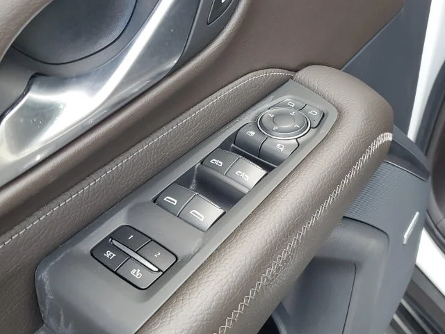 Used 2021 WHITE FROST TRICOAT GMC Denali image 14