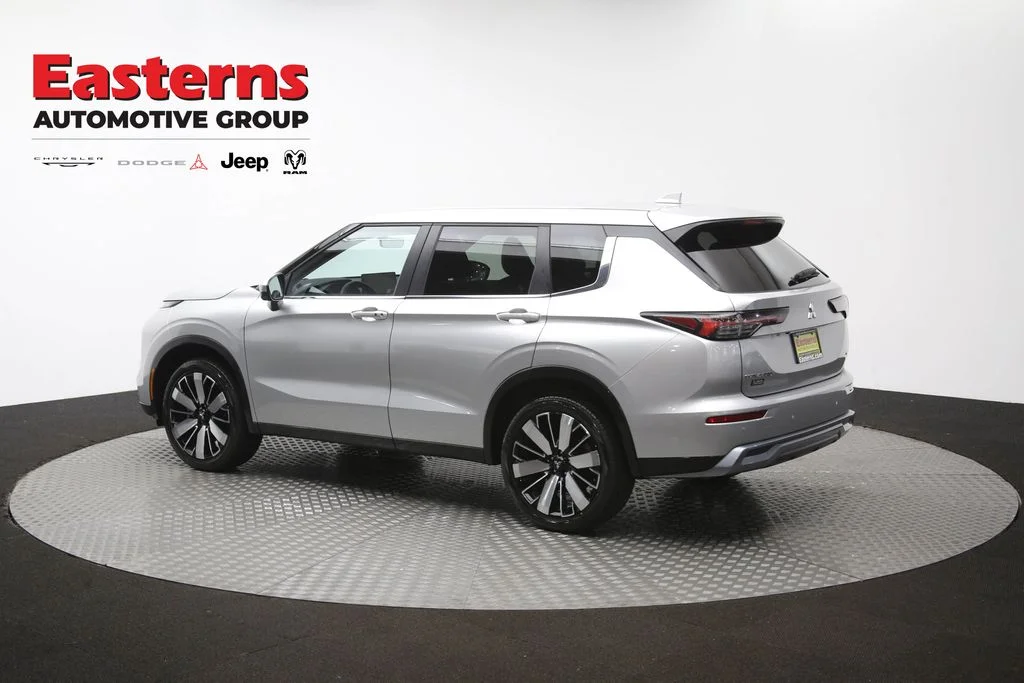 Used 2025 Silver Mitsubishi SE image 63