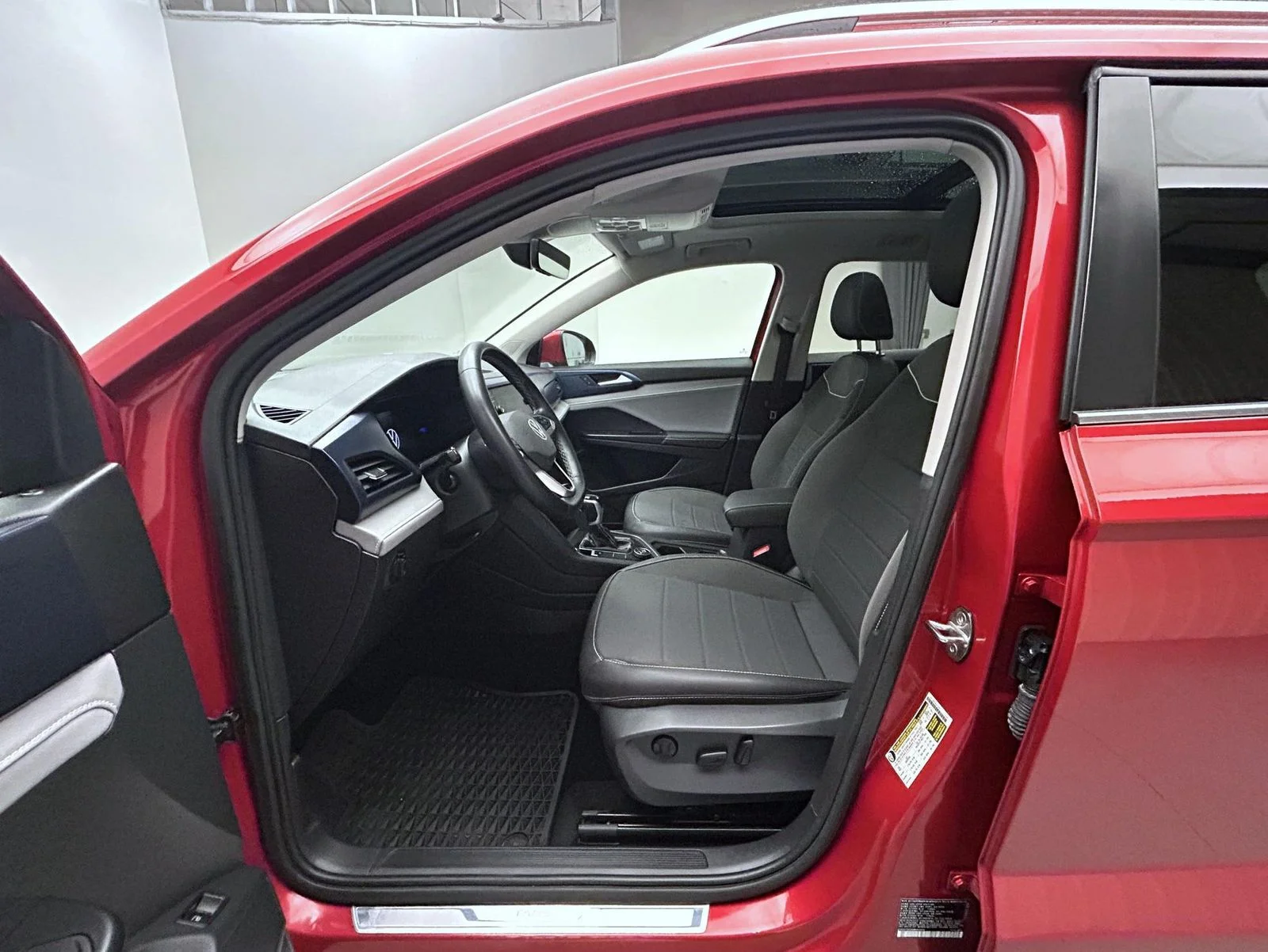 Used 2024 Red Volkswagen 1.5T SE image 10