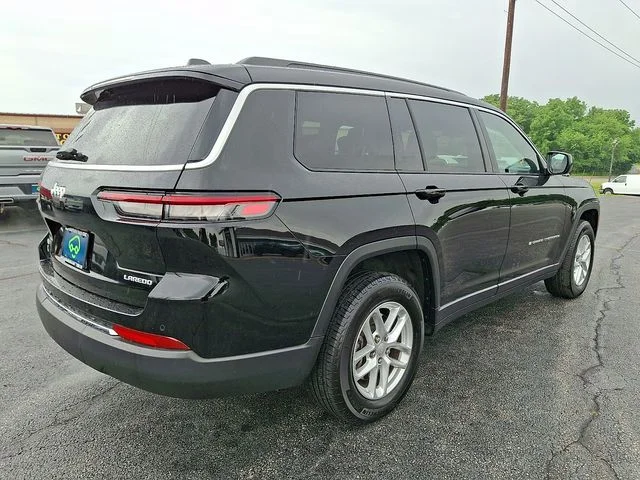 Used 2025 Black Jeep Laredo image 7