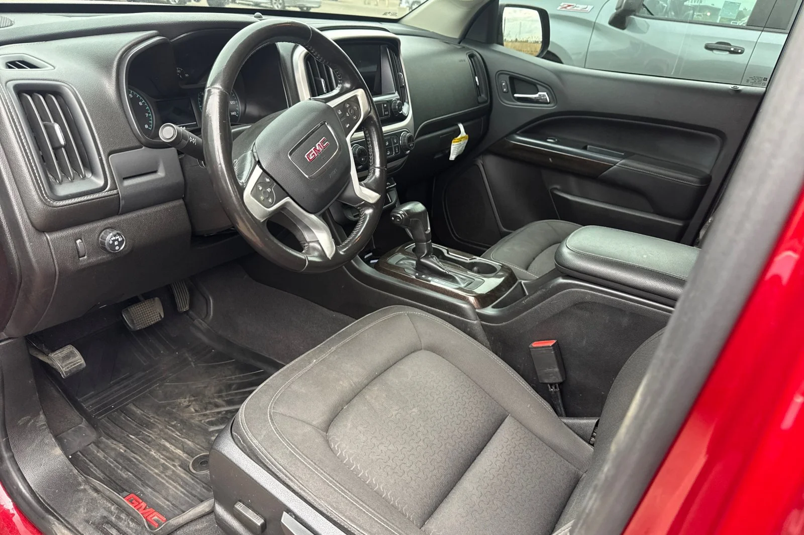Used 2021 Red GMC Elevation image 7