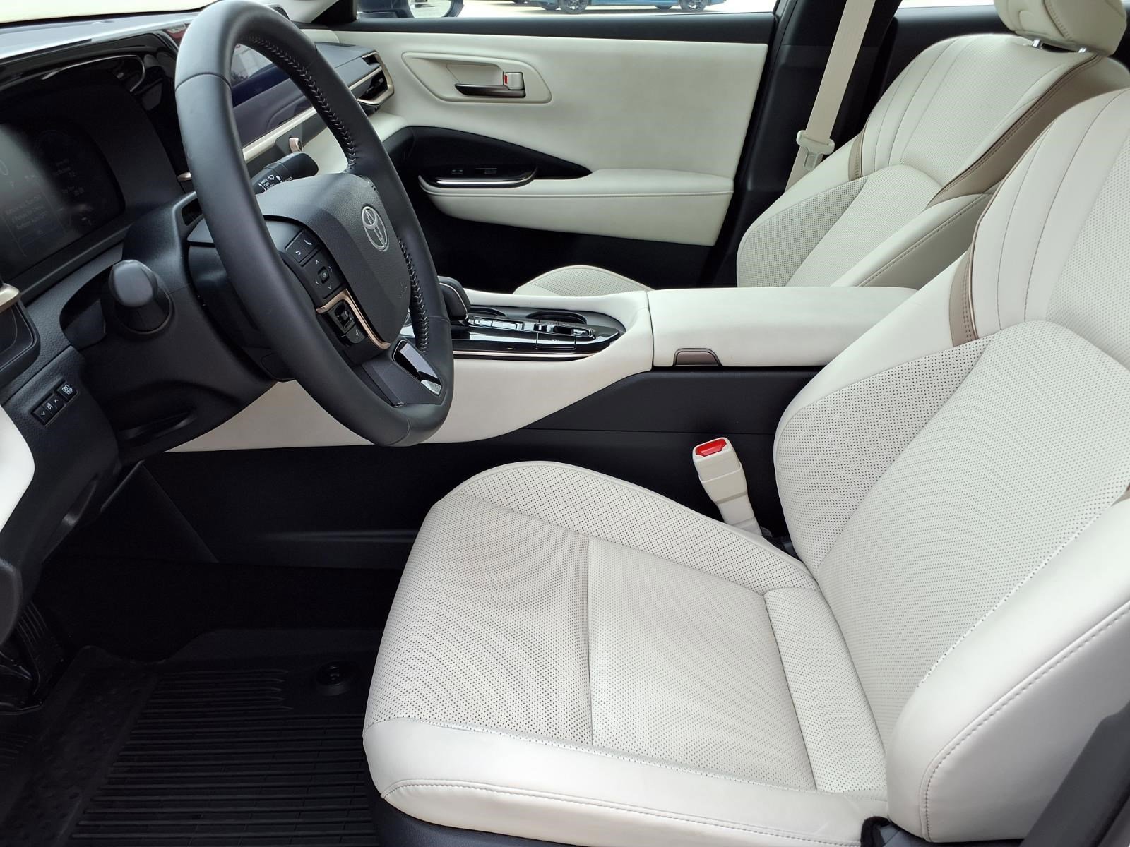 New 2026 Oxygen White <sup>1</sup> Toyota  Limited image 13