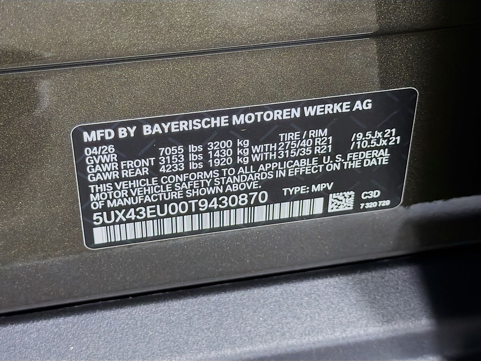 New 2026 Manhattan Green Metallic BMW xDrive50e image 34