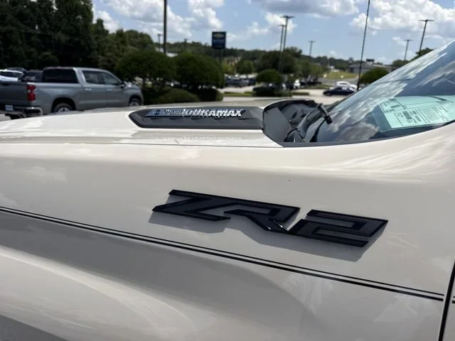 2026 Chevrolet Silverado 2500 HD ZR2 - Photo 10