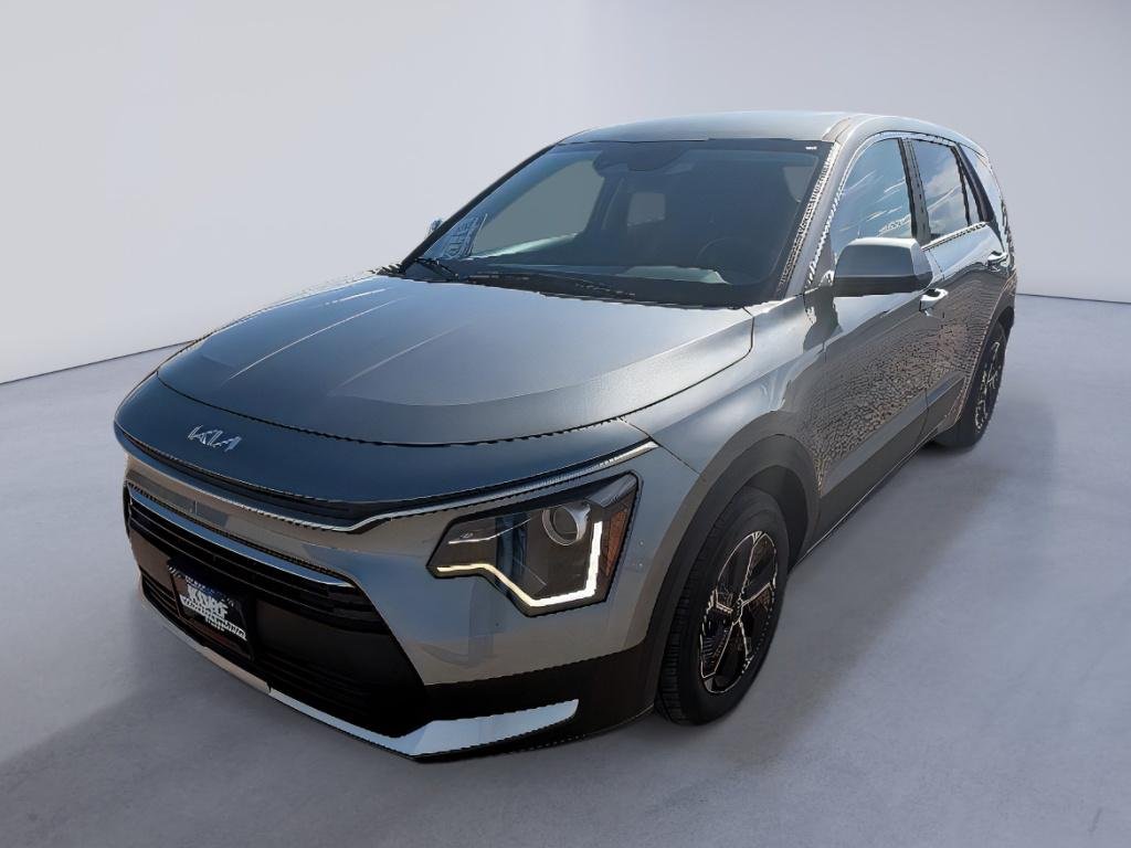Used 2025 Steel Gray Kia LX image 9