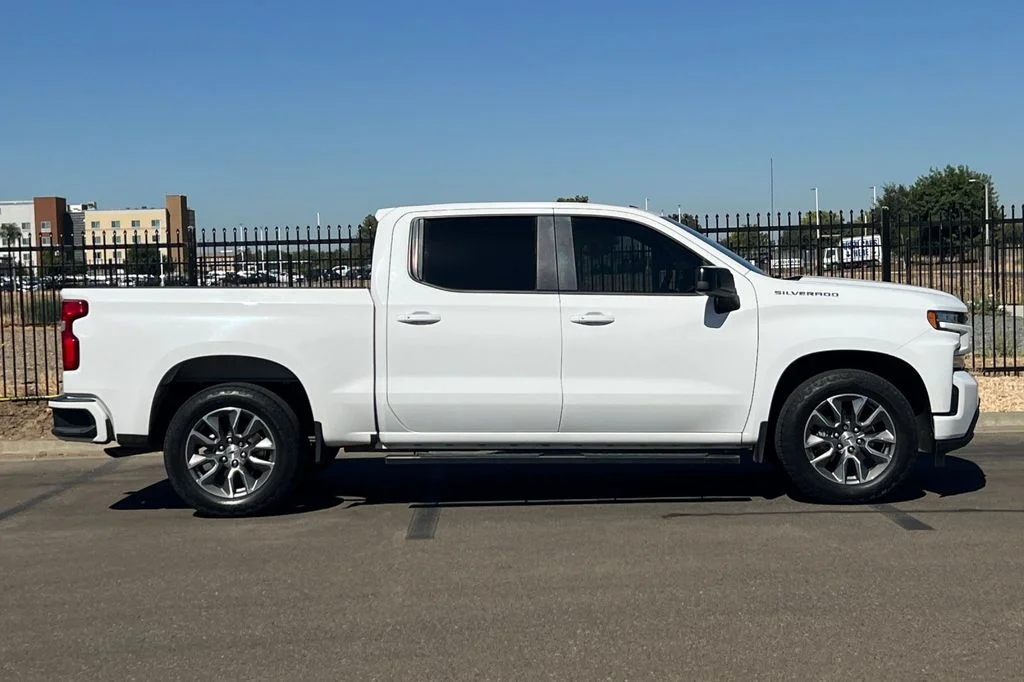 Used 2019 White Chevrolet RST image 3
