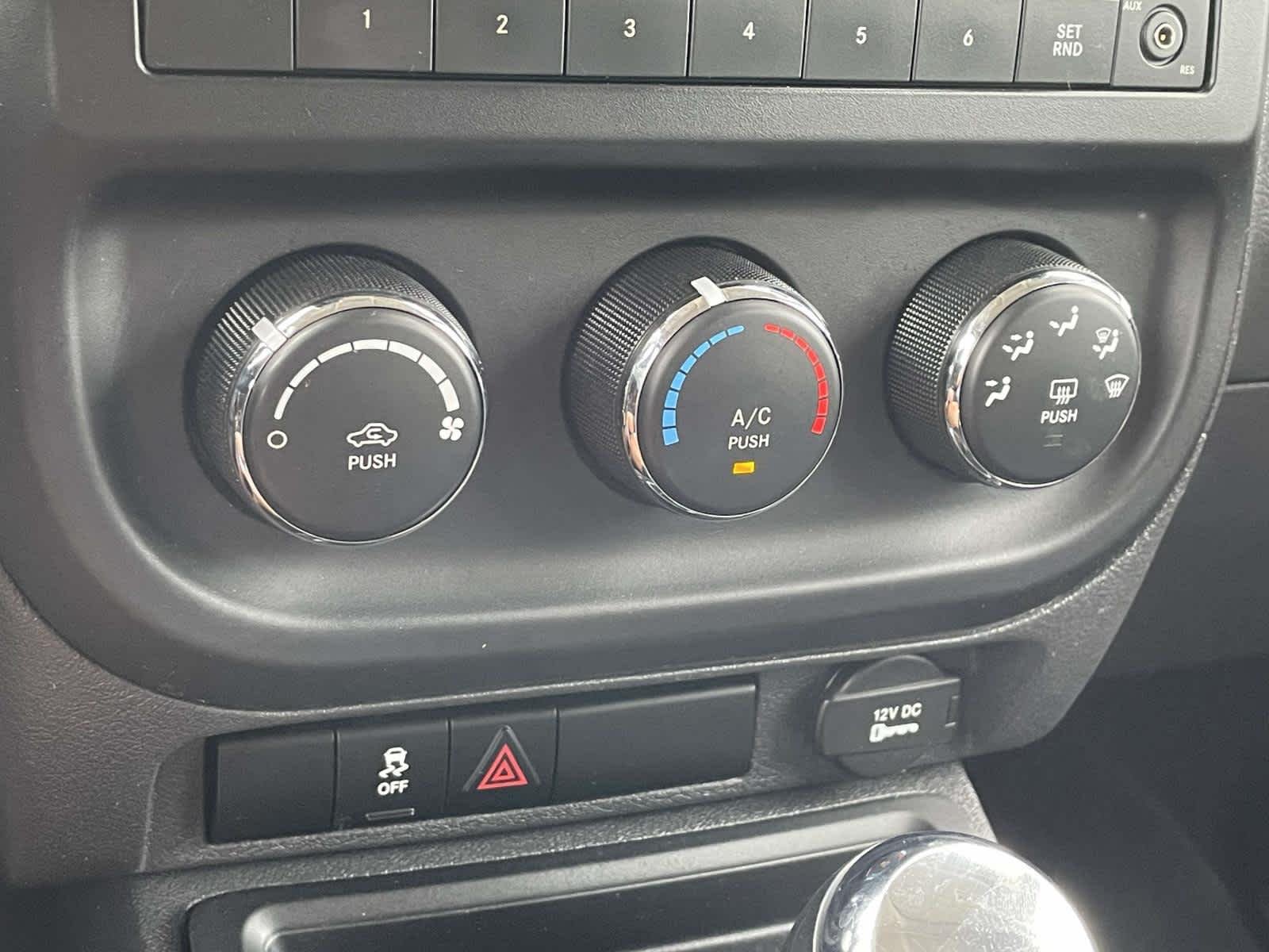 Used 2011 Blackberry Pearl Jeep Sport image 27