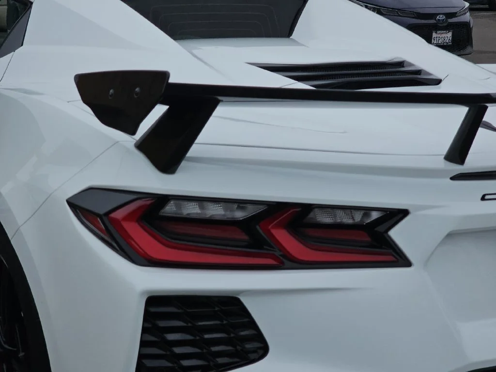 Used 2022 White Chevrolet Stingray image 42