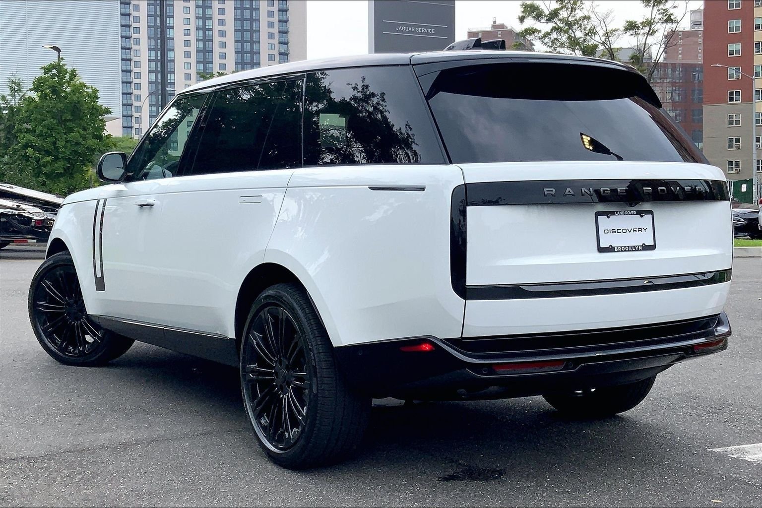 New 2026 Fuji White Land Rover SE 7 Seats image 12